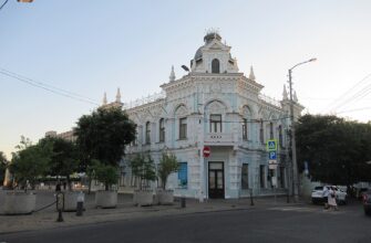 Исторический дом Шарданова на Красной улице в Краснодаре
