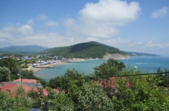 Панорамный вид на бухту Вулан и курорт Архипо-Осиповка