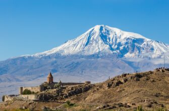 Монастырь Хор-Вирап и гора Арарат в Армении