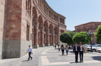 Архитектурный ансамбль площади Республики в центре Еревана