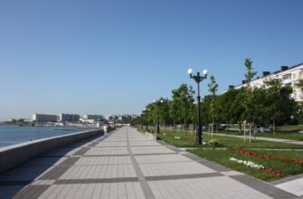 Прогулочная набережная Адмирала Серебрякова в Новороссийске