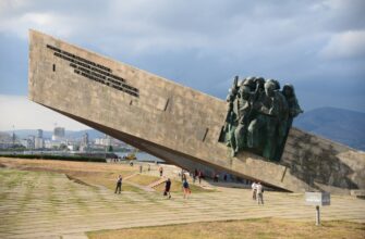 Мемориальный ансамбль Малая земля в Новороссийске до реставрации